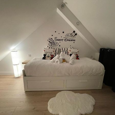 Villa Paris House Villejust Esterno foto