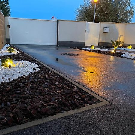 Villa Paris House Villejust Esterno foto