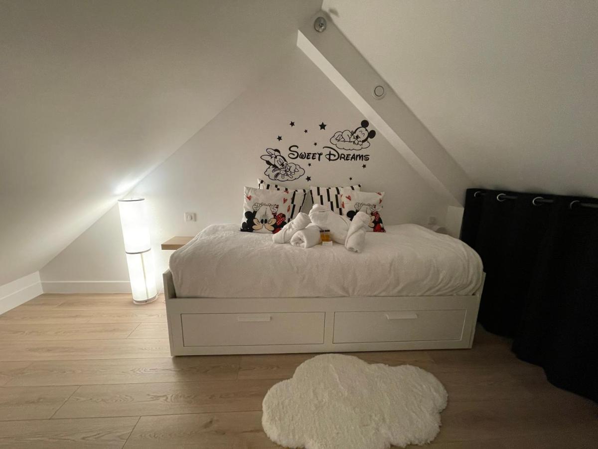 Villa Paris House Villejust Esterno foto