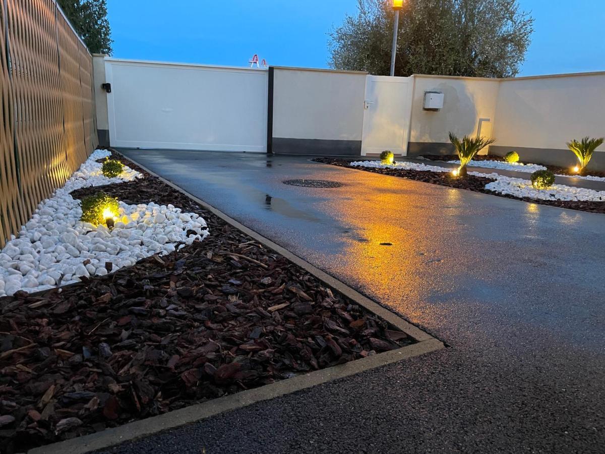 Villa Paris House Villejust Esterno foto